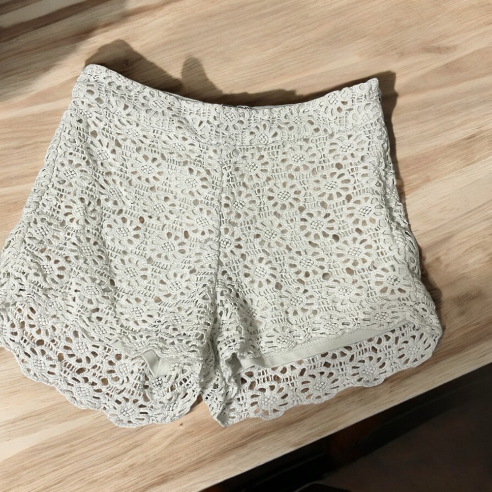 Charlotte Russe Size Small‎ Crochet Shorts Fully Lined